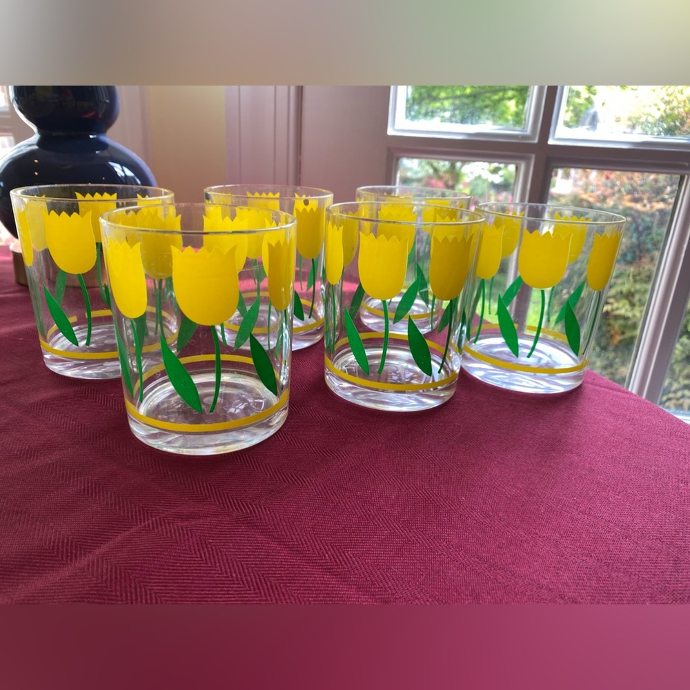 Vintage MCM H.J. Stotter Set of 6 Yellow Tulip Acrylic Drinking Glasses